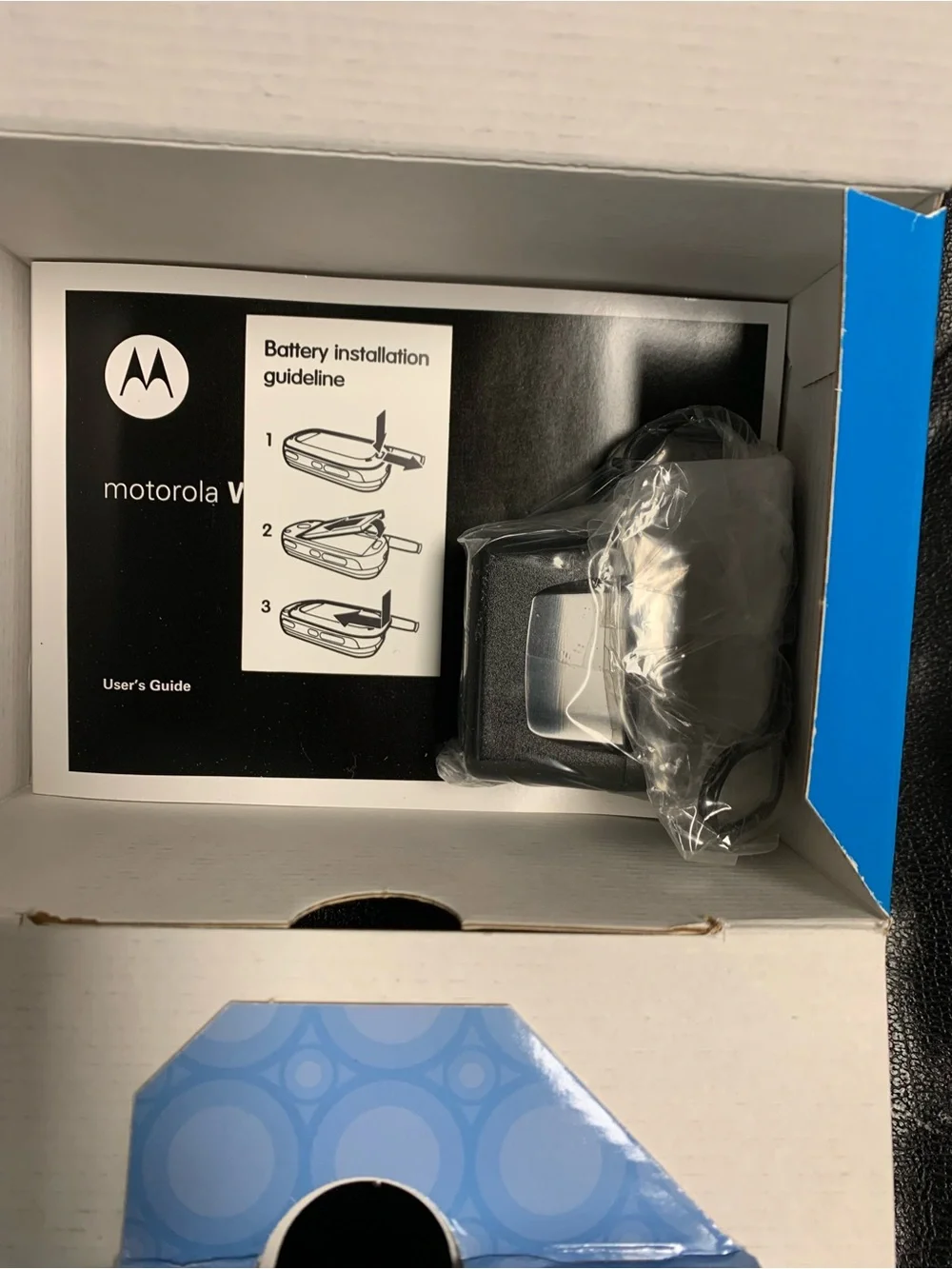 Motorola W315 Flip Phone in Silver and Blue Box Artwork VINTAGE